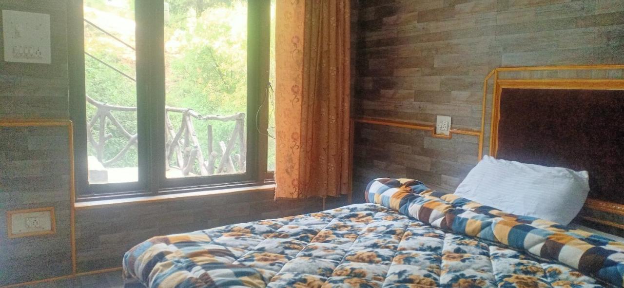 Hotel Pine Spring Dharamshala Eksteriør bilde