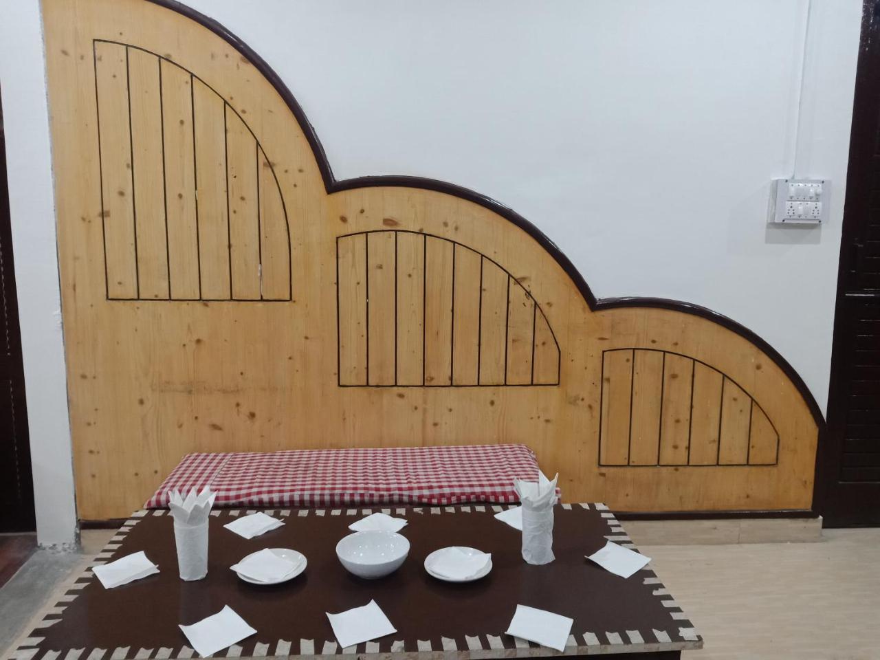 Hotel Pine Spring Dharamshala Eksteriør bilde