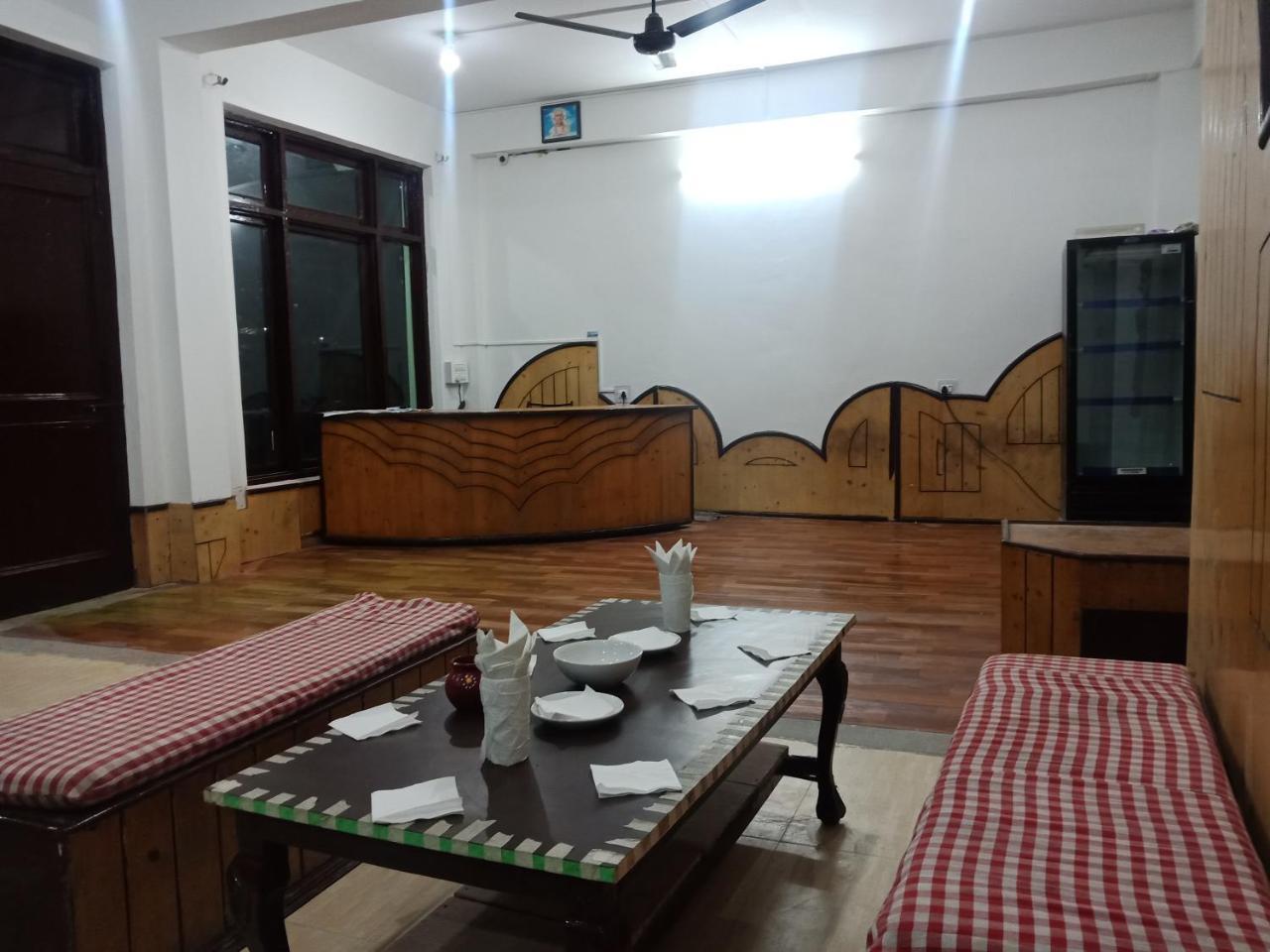 Hotel Pine Spring Dharamshala Eksteriør bilde